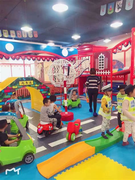 室内儿童游乐场环境怎么定位_开心哈乐儿童乐园