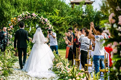 北京婚纱摄影：新人在拍婚纱照时的注意事项！ 城市花园