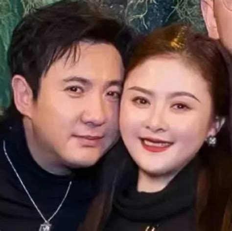 任嘉伦和老婆一家三口合照，他们的二胎出生了吗？ - 明星 - 冰棍儿网