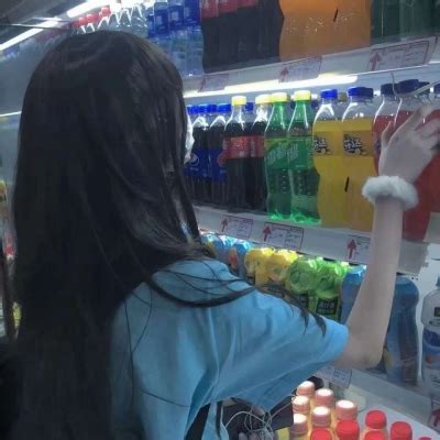 温柔坚韧的女生头像