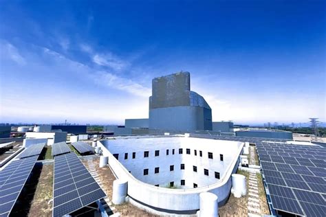 上迈轻质组件eArc助力重庆市首座光伏发电加油站-国际太阳能光伏网