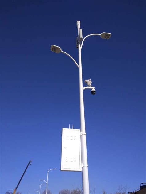 智慧路灯的应用和发展_ 智慧路灯_太阳能led高杆路灯厂家-扬州市飞利王照明电器有限公司