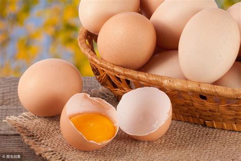 怎样识别土鸡蛋和普通鸡蛋的区别（土鸡蛋和普通鸡蛋有哪些区别？营养上有不同吗？） | 说明书网