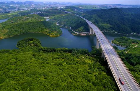 在线访谈|高速公路综合密度全国第一！贵州基础设施建设亮出“成绩单” - 当代先锋网 - 要闻