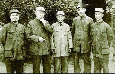1949年2月，华东野战军改编为第三野战军，一共有多少个军？|野战军|纵队|华东_新浪新闻