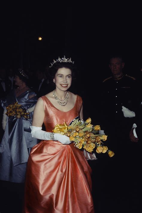 英女王伊丽莎白二世去世 享年96岁 查尔斯继承王位_军事频道_中华网