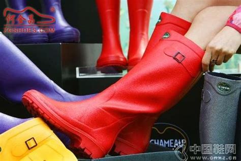 单品推荐｜因为一双雨靴,最近整个时尚圈都在盼下雨