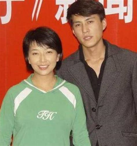 靳东与前妻江珊离婚原因曝光，江珊仍对他念念不忘！