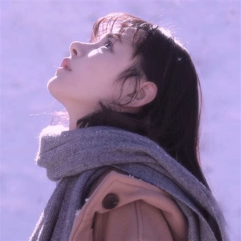 女生头像光影温柔