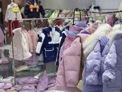 中国最大最便宜的童装批发市场有武汉童装批发市场、浙江湖州市织里童装批发市场、郑州的童装批发市场、杭州 - 知乎