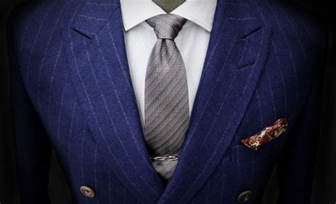 领带和西装的颜色要怎么搭配？ - 知乎