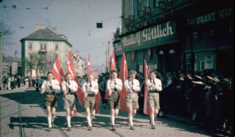 历史影像：1940年纳粹德国发动法国战役，德军在翻越了阿登山脉后