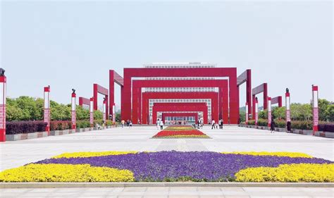 信阳日报-图片-百花园：演绎信阳城市景观惊人之美