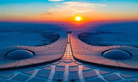 北京大兴国际机场，由法国巴黎机场集团建筑设计公司ADPI、扎哈|ADPI|扎哈|巴黎机场_新浪新闻