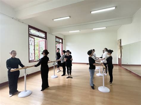 富乐山九洲国际酒店工会组织开展形体舞蹈课培训