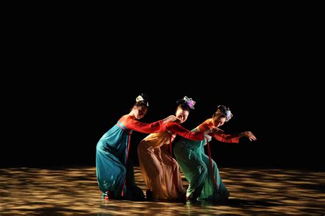 我校参赛舞蹈在2017年北京大学生舞蹈节取得优异成绩-北京物资学院新闻中心