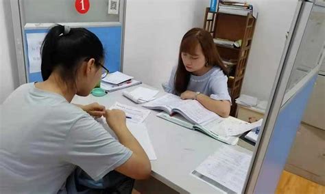 2022年郑州市属10所高中阶段学校建设工作前期专家辅导会召开--新闻中心