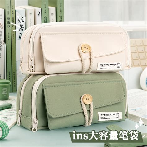 甜美女生笔袋高颜值头像