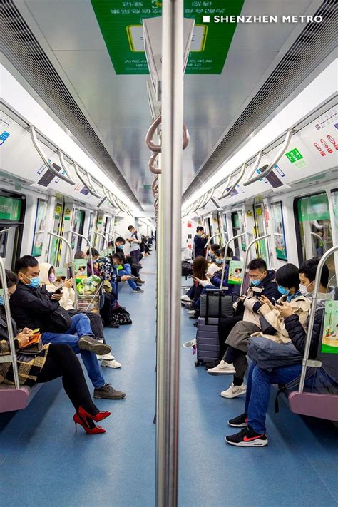 深圳地铁保安要求乘客给外国人让座？涉事公司道歉 - 世相 - 新湖南