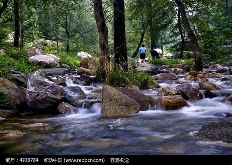 山林中的河道小溪高清图片下载_红动中国
