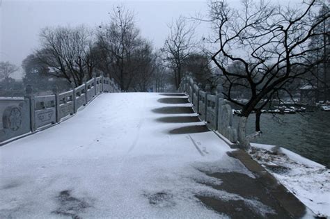 河北迎来大范围雨雪天气 保定山区降大雪-高清图集-中国天气网