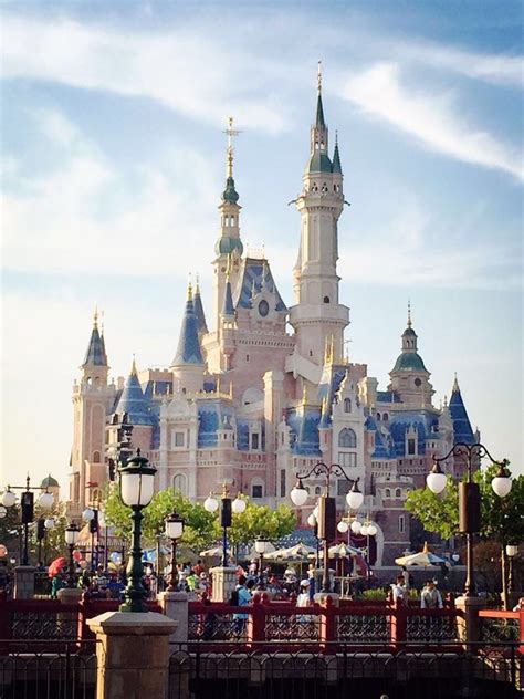 上海迪士尼游街表演在几点？迪士尼乐园游玩该记住哪些时间点？