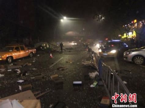 四川泸州一商场爆炸起火 200米街道一片狼藉|四川泸州|爆炸|商场_新浪新闻
