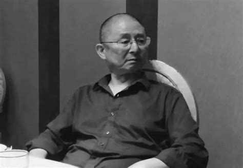 川大文新学院吴兴明教授去世 多年带病坐轮椅授课