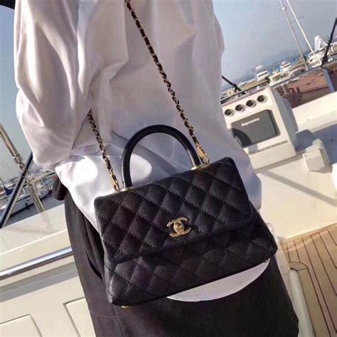 香奈儿官网包包经典爆款回顾，「Chanel珍珠方包」史上最美绝配新设计 - 奢侈品代购 - BOU奢品会