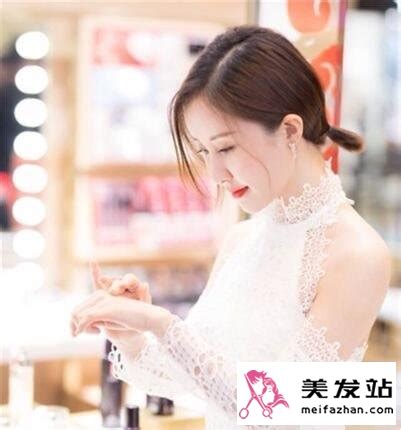 低马尾温柔头像女生