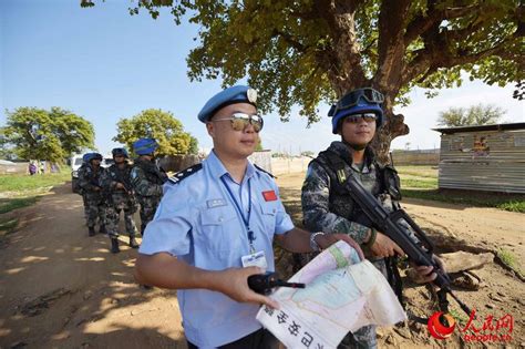 中国维和步兵营与维和警察在南苏丹任务区开展联合巡逻纪实--国际--人民网
