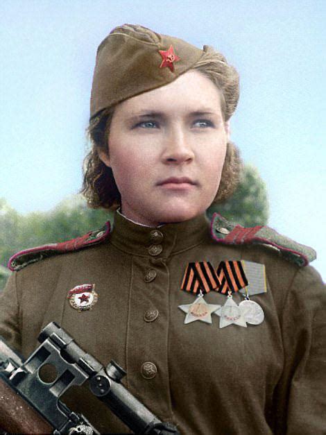 绽放全部美丽的英雄们：莫斯科配色师为卫国战争女兵的黑白照片上色 - 俄罗斯卫星通讯社