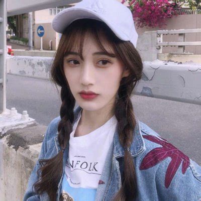 女生扎小辫非主流头像
