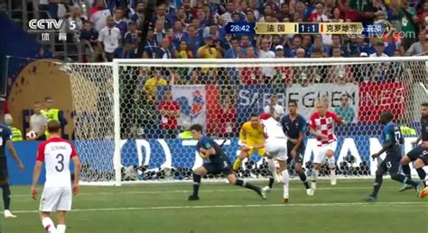 足球比赛转播镜头为什么是教练(看了那么多场世界杯，比赛转播如何进行了解吗？)