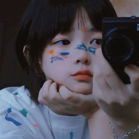 甜美女生头像真人放烟花