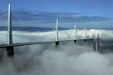 五峰山大桥全球首座高铁悬索桥 创七项世界之最_中国江苏网