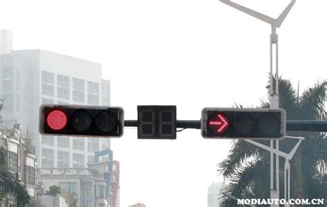 右转闯红灯怎么判定-有驾