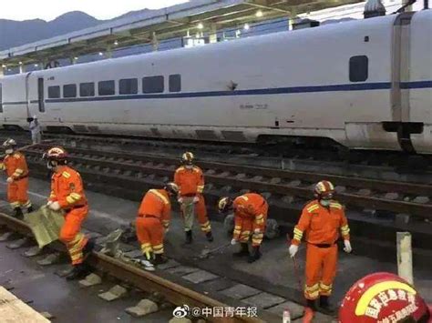 D2809 次旅客列车在贵州榕江站撞上泥石流脱线，致司机身亡另有 8 人受伤，具体情况如何？ - 知乎