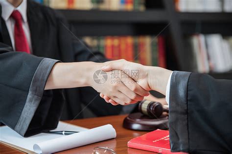 律师在会上握手高清图片下载-正版图片501526297-摄图网