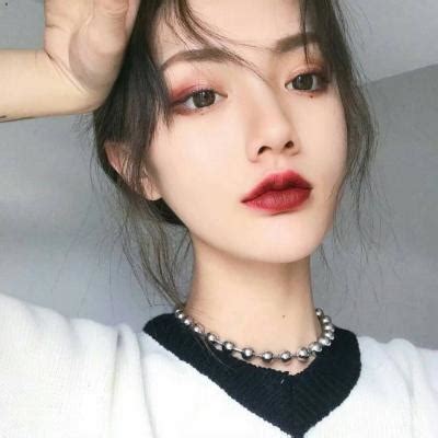 歌女生头像温柔冷漠