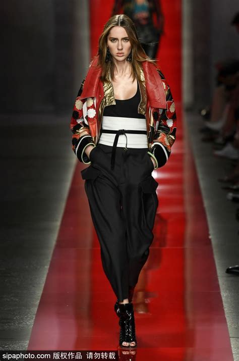 意大利时尚要做回自己，但米兰时装周却呼唤转型_凤凰网时尚_凤凰网