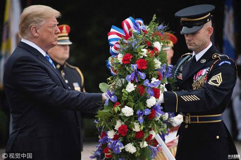 美国阵亡将士纪念日 特朗普出席纪念仪式