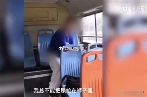 无锡俩女性接连在公交车大便，司机痛斥遭怼