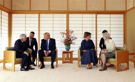 美国总统特朗普夫妇在日本皇宫拜会明仁天皇|特朗普|明仁天皇|奥巴马_新浪新闻