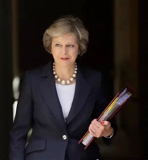 为何特蕾莎梅下台后，被称为英国历史上最差首相？眼泪无法获同情 - 知乎