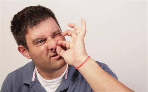 鼻子不通气是怎么回事（鼻子不通气是患鼻炎了吗？可能是这5个原因在作怪，对症治疗） | 说明书网