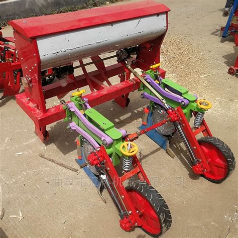 ST-4-两用玉米播种机 化肥播撒机厂家-山东新圣泰机械制造有限公司