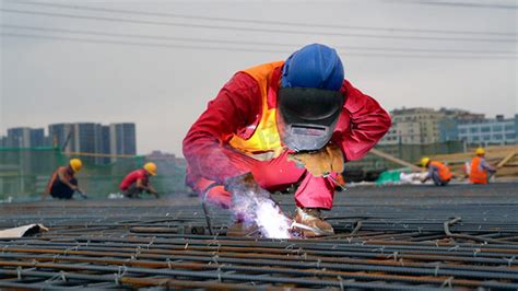 热电厂电焊工人高清图片下载_红动中国