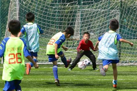 动态 | 世界杯期间，把足球的快乐传递给孩子们 - 儿童 Children - 公益网校 - 深圳国际公益学院 - Powered By EduSoho