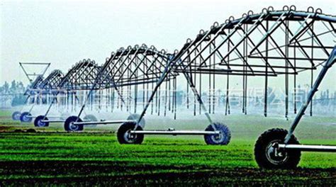悬臂式喷灌机灌溉农田浇地设备 农林业用指针式悬臂喷灌机-阿里巴巴